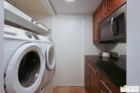 $270,000 | 413 East Via Escuela, Unit 611, Palm Springs, CA 92262