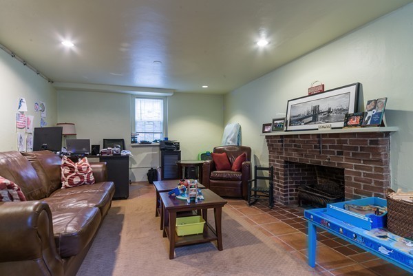 41 Old Orchard Road Newton, MA 02467 - Photo 12 of 17 Gallery Image 12