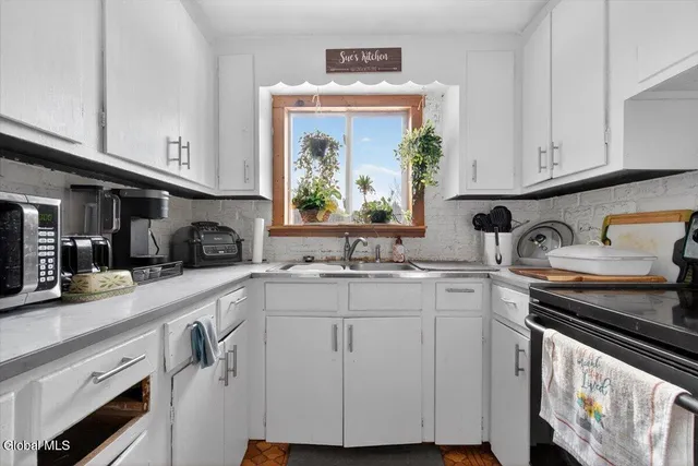 $255,000 | 3921 Highway 20, Schodack, NY 12123