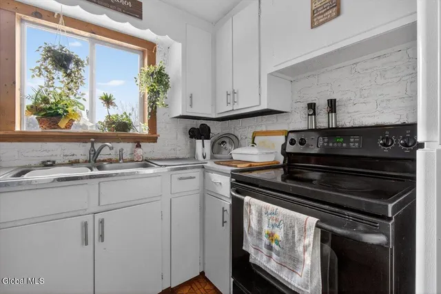 $255,000 | 3921 Highway 20, Schodack, NY 12123