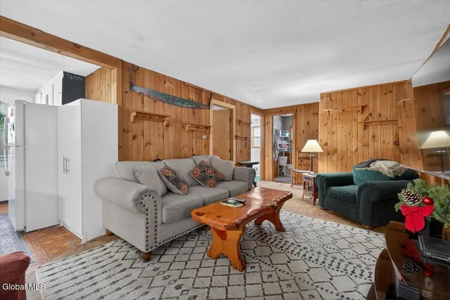 $255,000 | 3921 Highway 20, Schodack, NY 12123