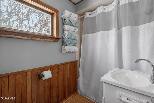 $255,000 | 3921 Highway 20, Schodack, NY 12123