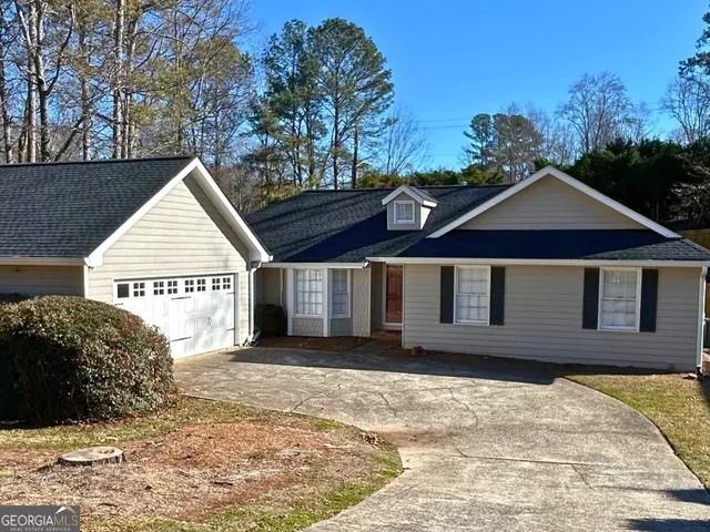 $2,350 | 3608 Downing Street, Marietta, GA 30066