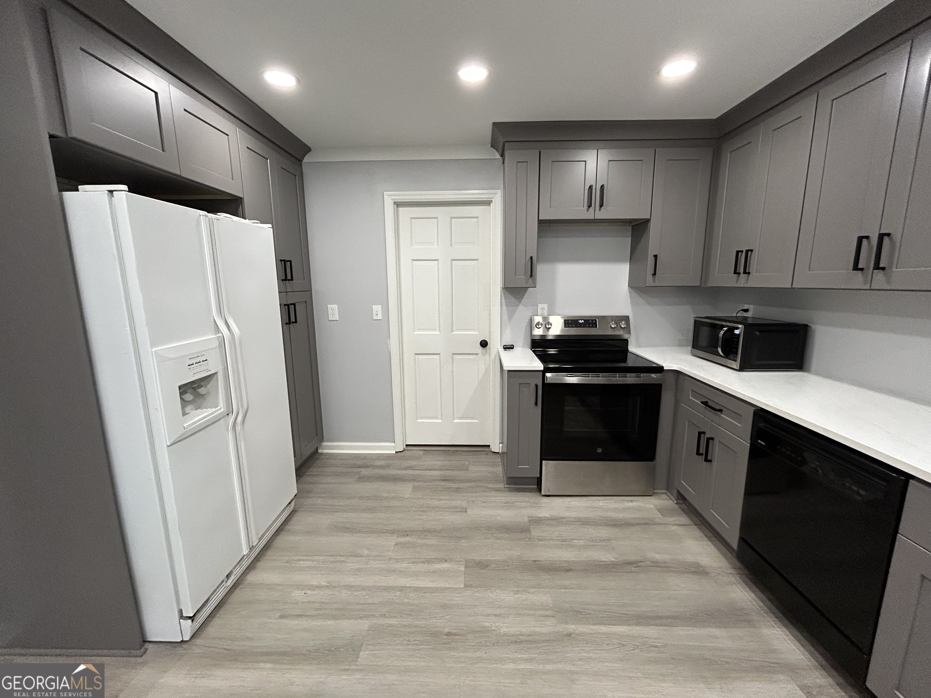 3608 Downing Street Marietta, GA 30066 - Photo 2 of 25