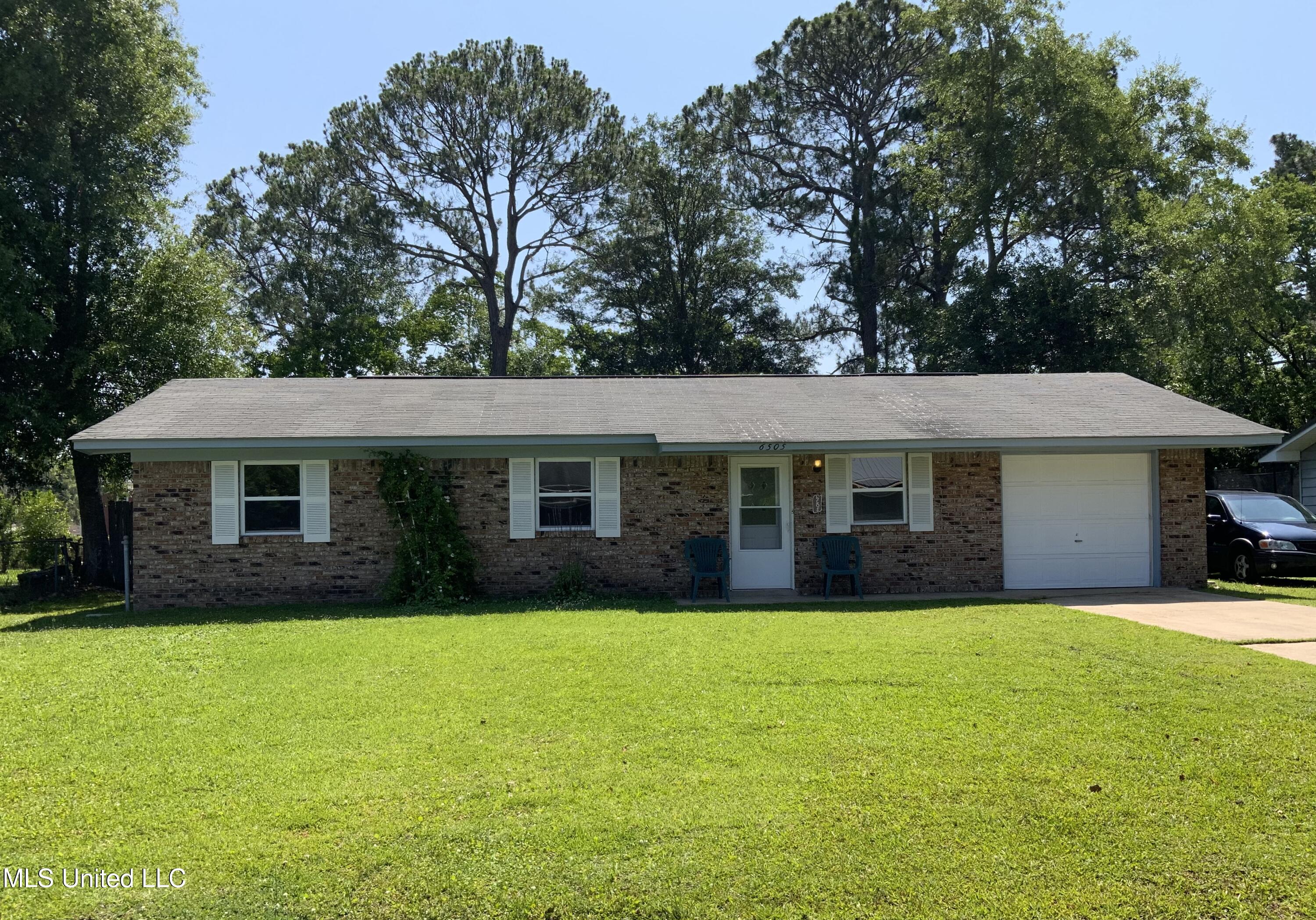 6505 Columbus Circle Ocean Springs, MS 39564 - Photo 1 of 18 C379489B-A687-4A2B-87E2-CE19604325F0