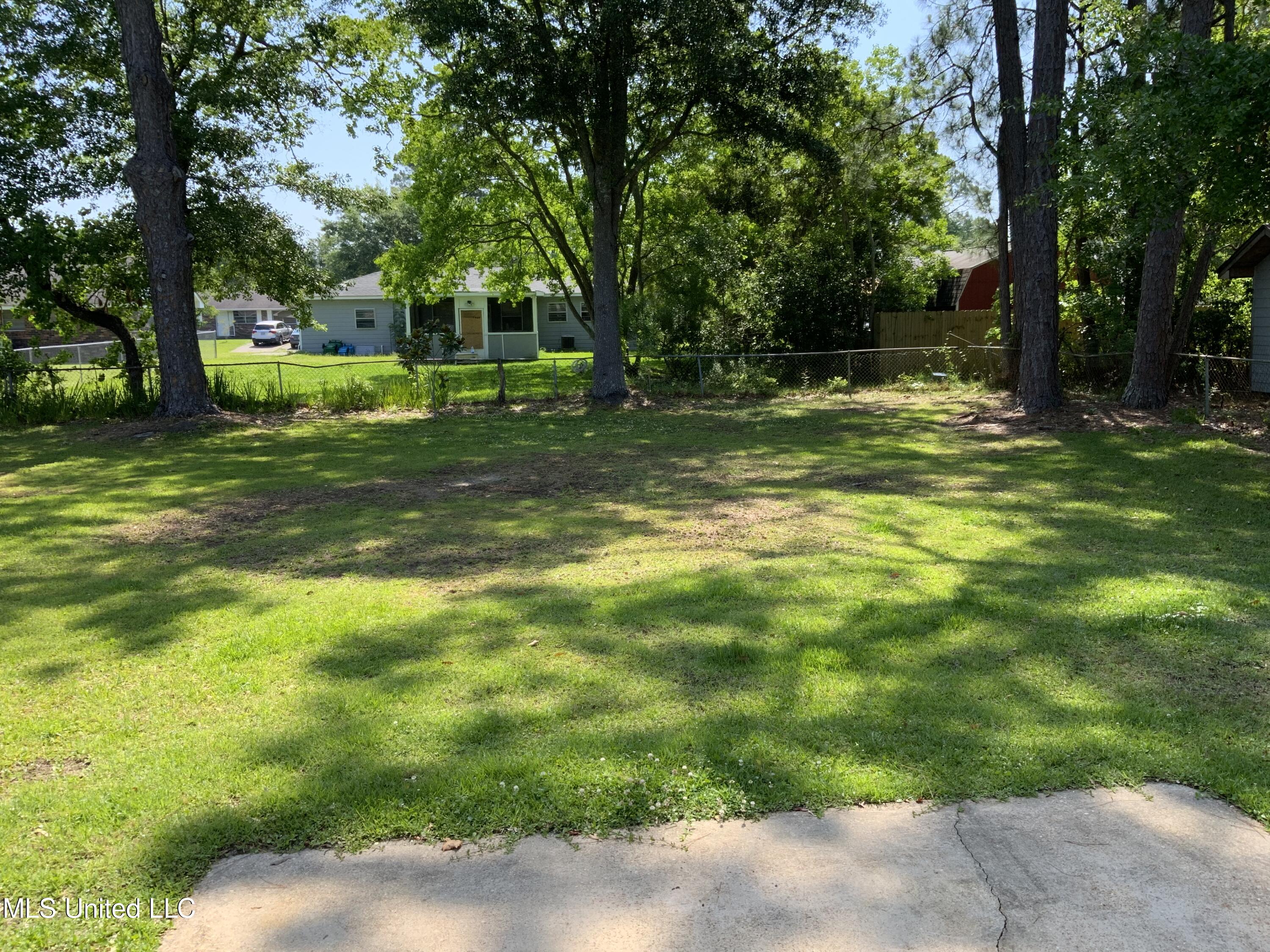 6505 Columbus Circle Ocean Springs, MS 39564 - Photo 16 of 18 0E68B7D8-A816-4E84-B0BE-00E85E189A75