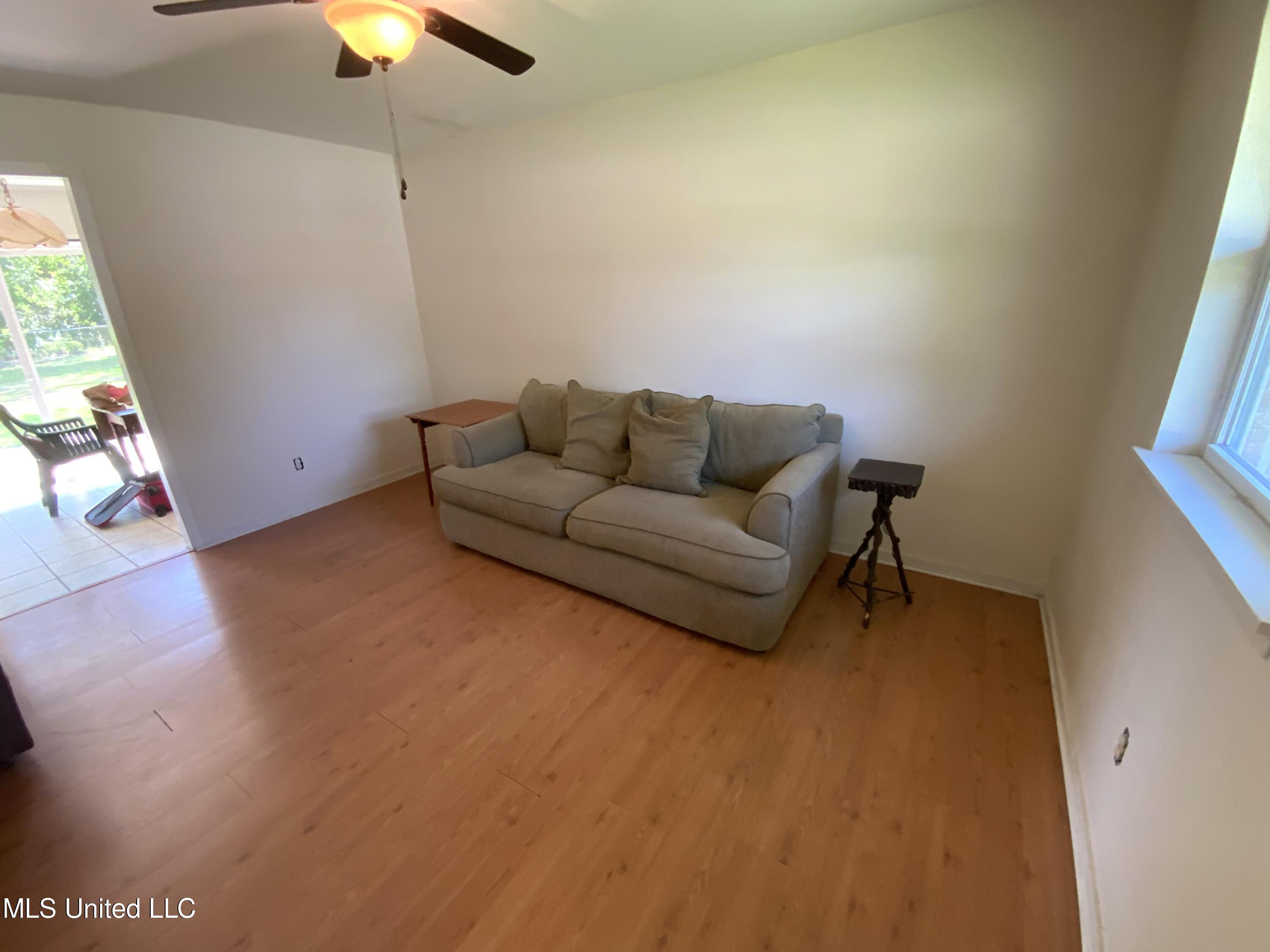 6505 Columbus Circle Ocean Springs, MS 39564 - Photo 4 of 18 D8A7C638-9146-4695-ACDA-8253694FC11F