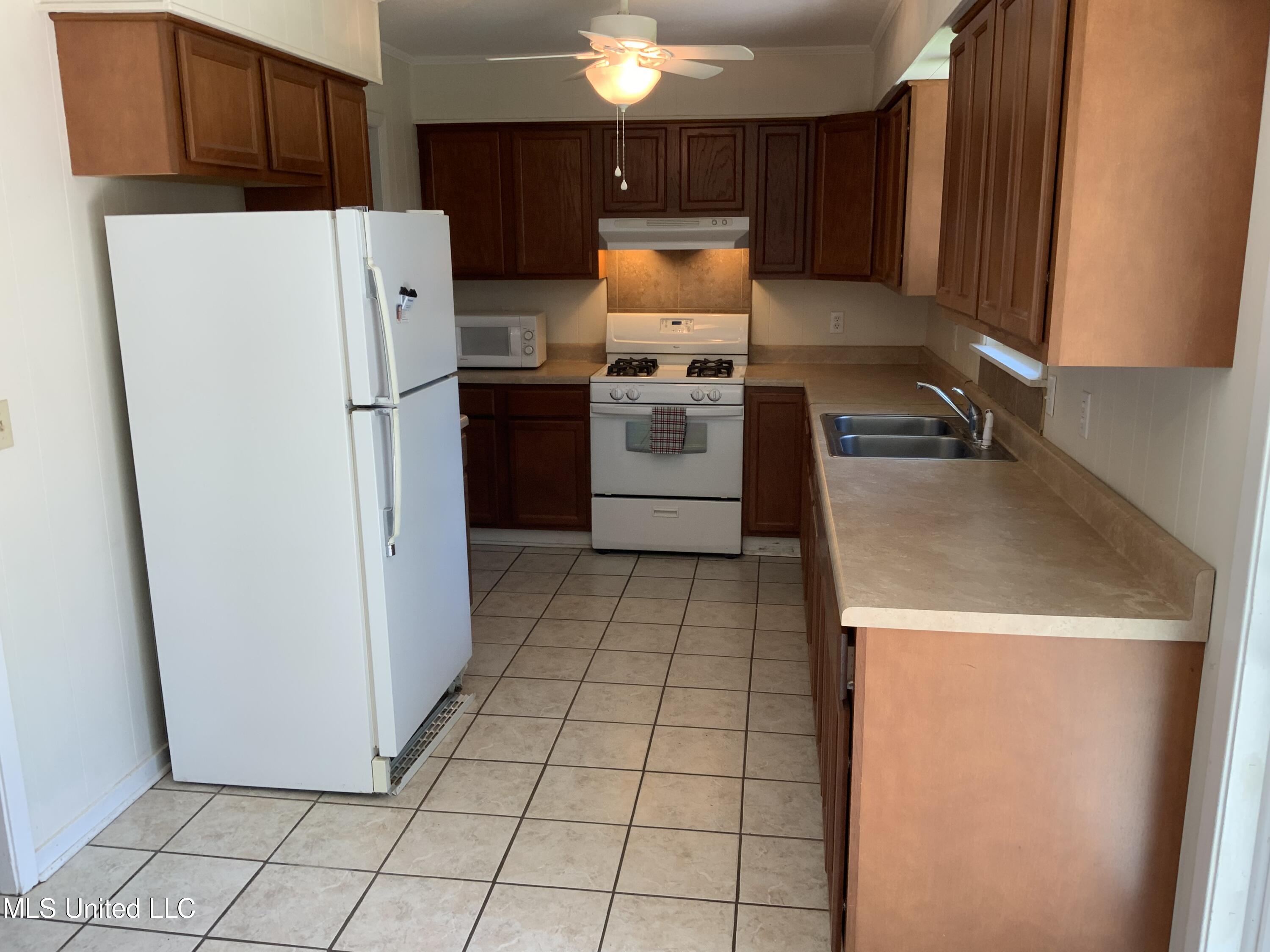 6505 Columbus Circle Ocean Springs, MS 39564 - Photo 7 of 18 2617914F-23F6-452E-94C4-5F51A46D8E77