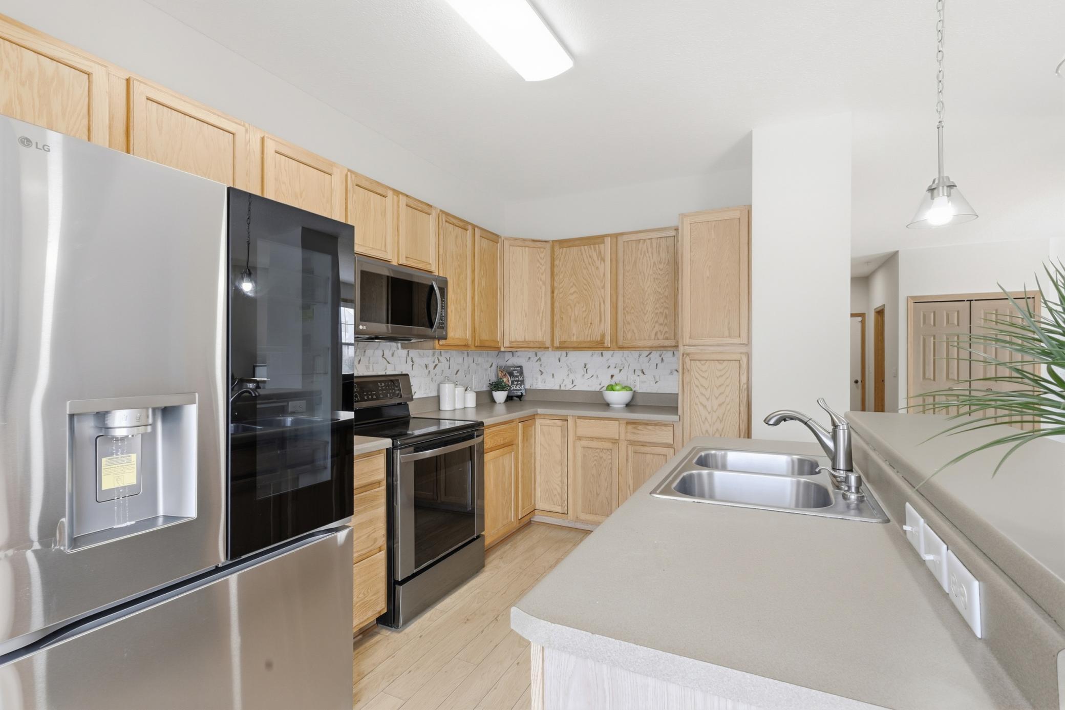 4552 Blaylock Way, Unit 4301 Inver Grove Heights, MN 55076 - Photo 15 of 41