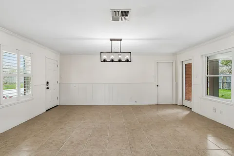 $535,000 | 2038 Viking Drive, Houston, TX 77018