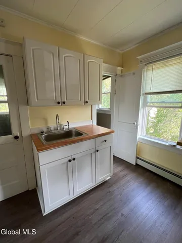 $1,950 | 29 Craig Street, Watervliet, NY 12189