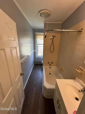 $1,950 | 29 Craig Street, Watervliet, NY 12189