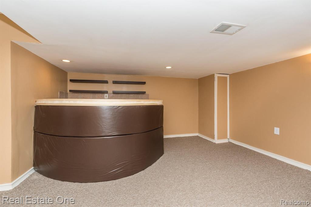 1370 Crescent Lane, Unit 302 Rochester Hills, MI 48306 - Photo 30 of 41