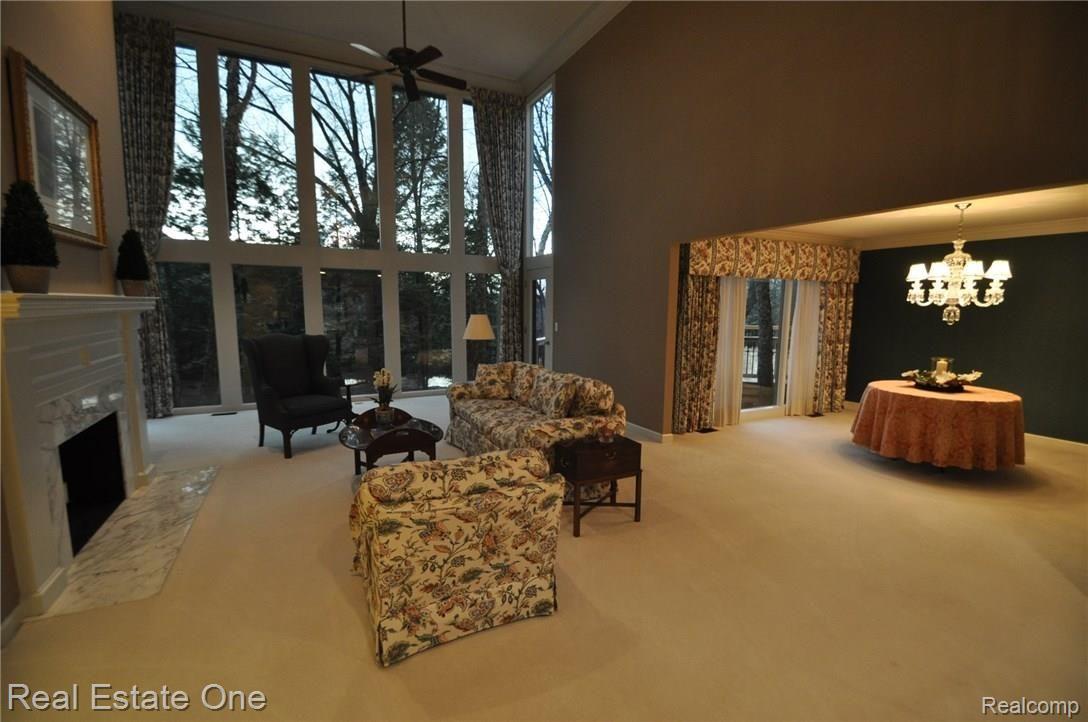 6360 Peach Tree Court Rochester, MI 48306 - Photo 11 of 55 9.JPG