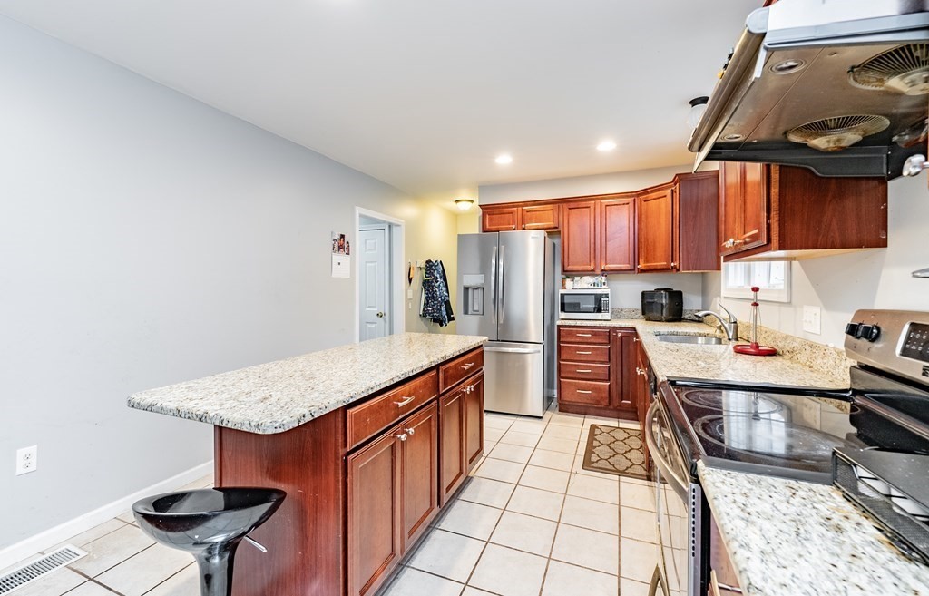 16 Hickox Street Springfield, MA 01104 - Photo 11 of 40