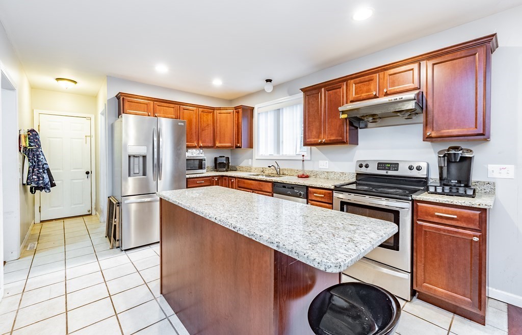 16 Hickox Street Springfield, MA 01104 - Photo 12 of 40