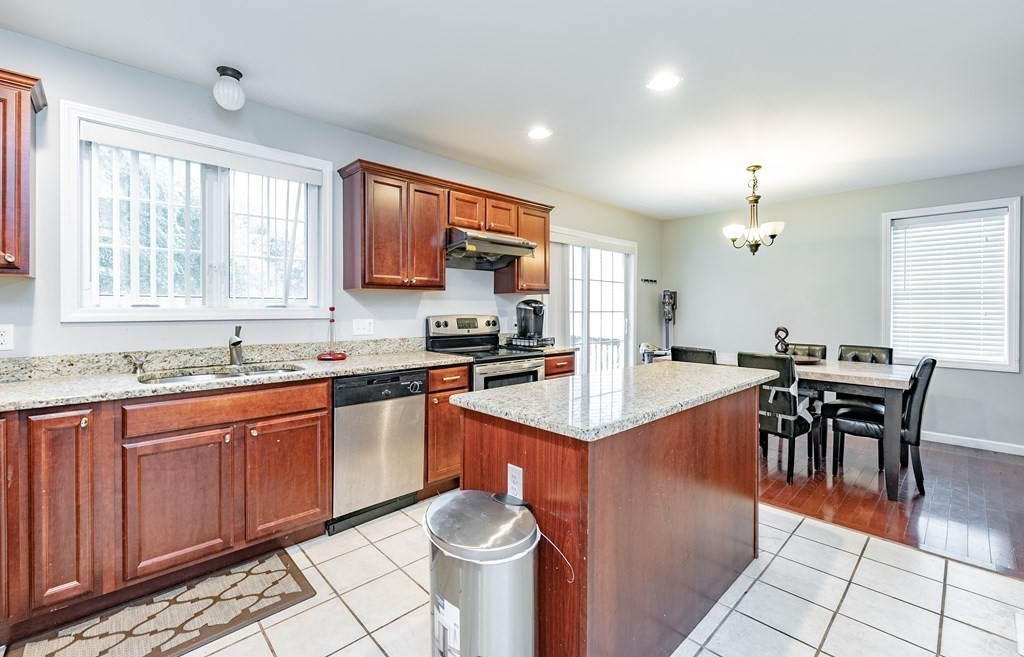 16 Hickox Street Springfield, MA 01104 - Photo 13 of 40
