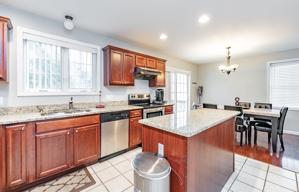 16 Hickox Street Springfield, MA 01104 - Photo 14 of 40