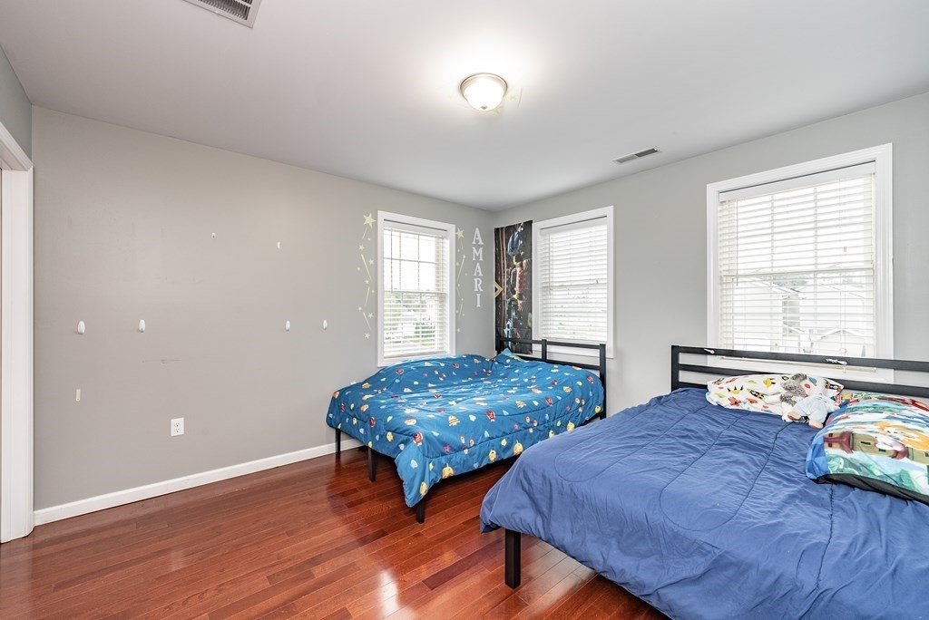 16 Hickox Street Springfield, MA 01104 - Photo 15 of 40