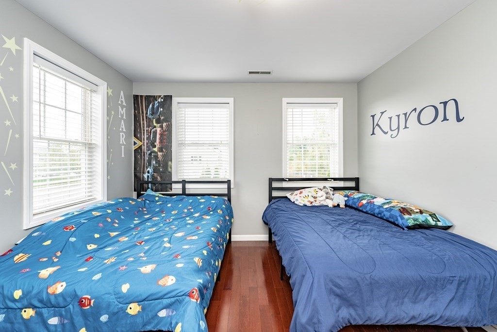 16 Hickox Street Springfield, MA 01104 - Photo 17 of 40