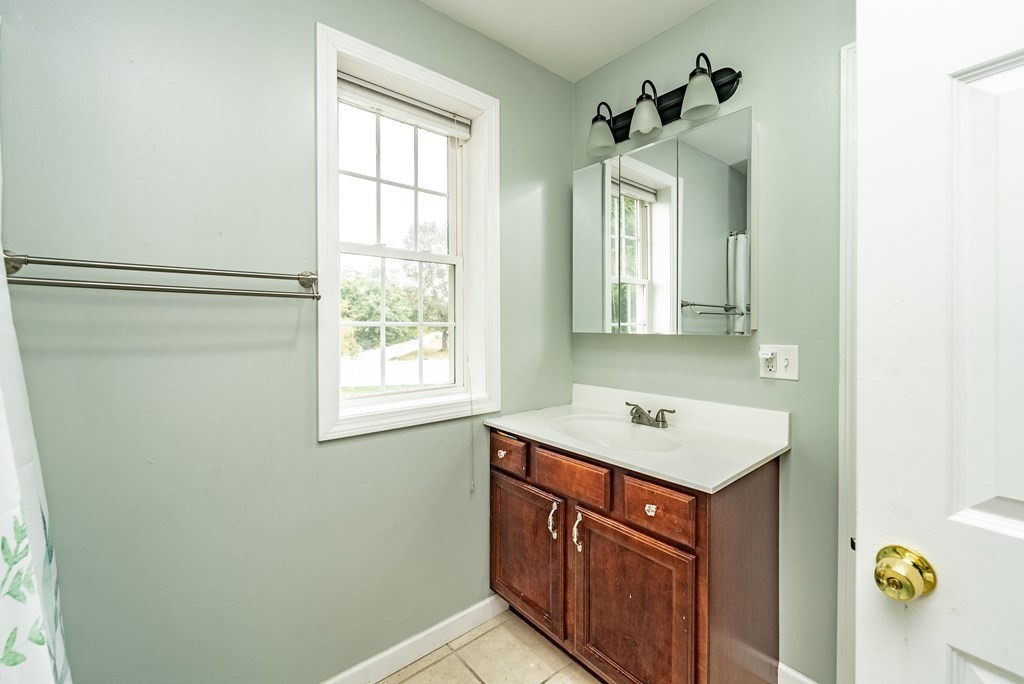 16 Hickox Street Springfield, MA 01104 - Photo 21 of 40