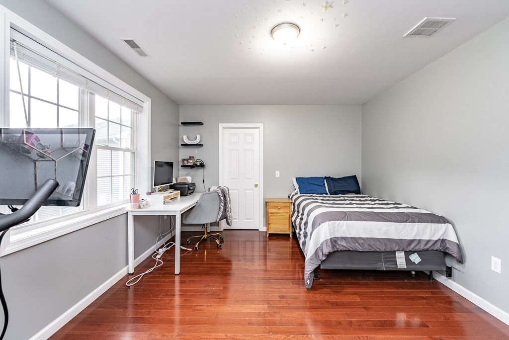 16 Hickox Street Springfield, MA 01104 - Photo 23 of 40