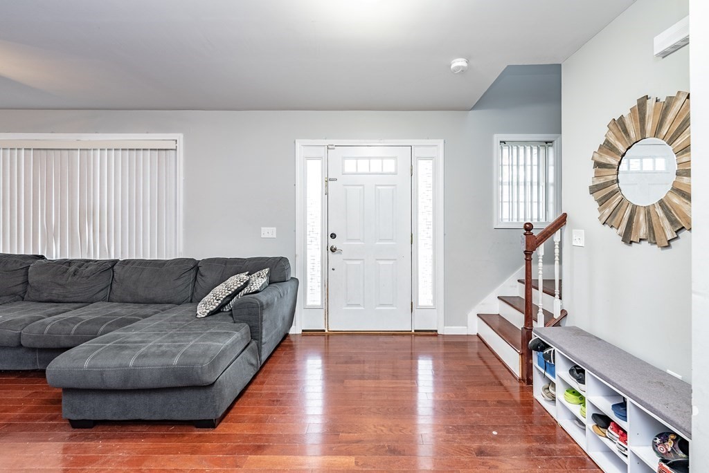 16 Hickox Street Springfield, MA 01104 - Photo 5 of 40