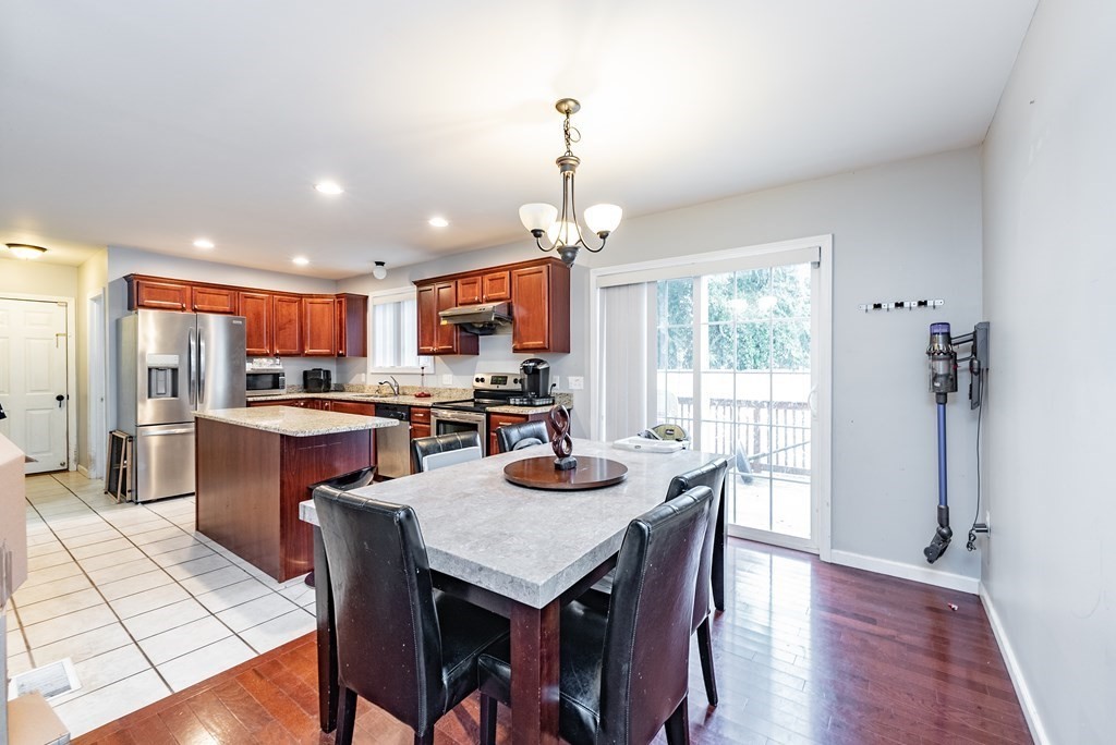 16 Hickox Street Springfield, MA 01104 - Photo 9 of 40