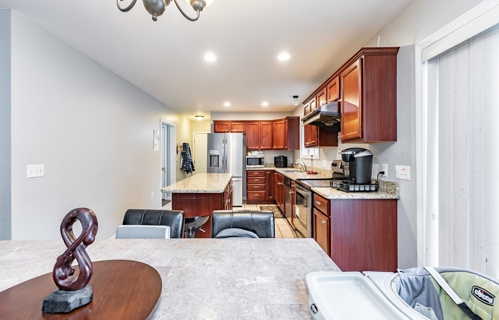 16 Hickox Street Springfield, MA 01104 - Photo 10 of 40
