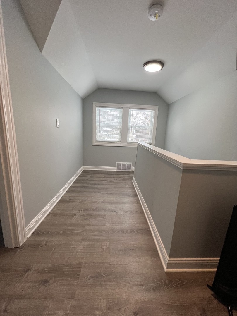 1205 Rattray Drive Algonquin, IL 60102 - Photo 16 of 28 an empty room with windows