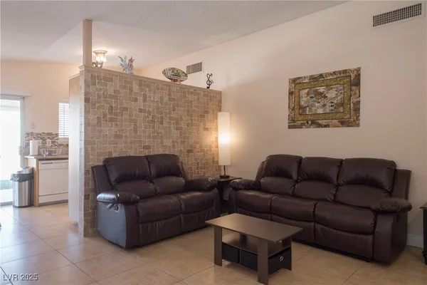 $3,195 | 7250 Hardtack Circle, Las Vegas, NV 89119