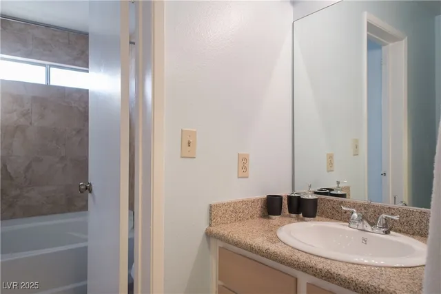 $3,195 | 7250 Hardtack Circle, Las Vegas, NV 89119