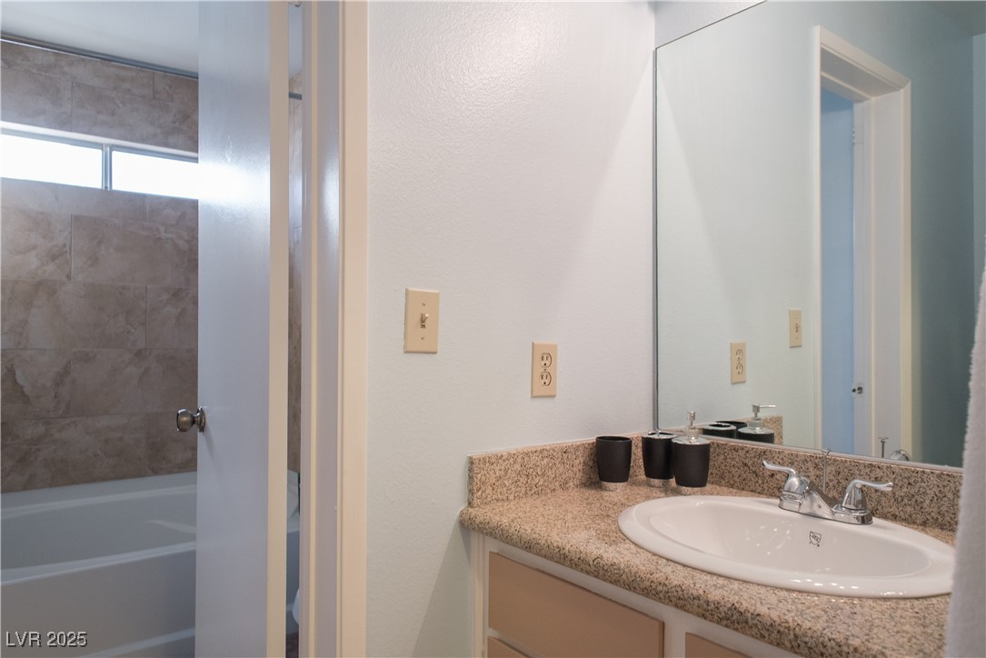 7250 Hardtack Circle Las Vegas, NV 89119 - Photo 2 of 37