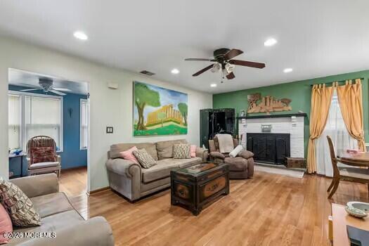 31 Nejecho Drive Brick, NJ 08723 - Photo 10 of 26 Living Room 6