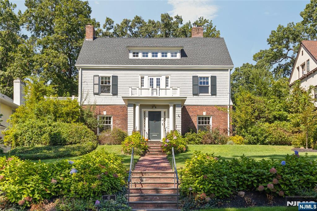 42 Hamilton Road Glen Ridge, NJ 07028 - Photo 3 of 44 Gallery Image 3