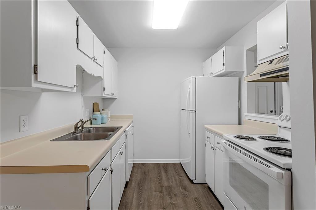 5619 Hornaday Road, Unit D Greensboro, NC 27409 - Photo 15 of 30