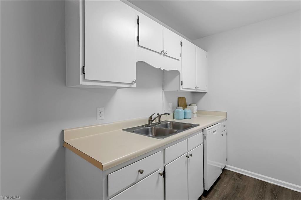 5619 Hornaday Road, Unit D Greensboro, NC 27409 - Photo 17 of 30