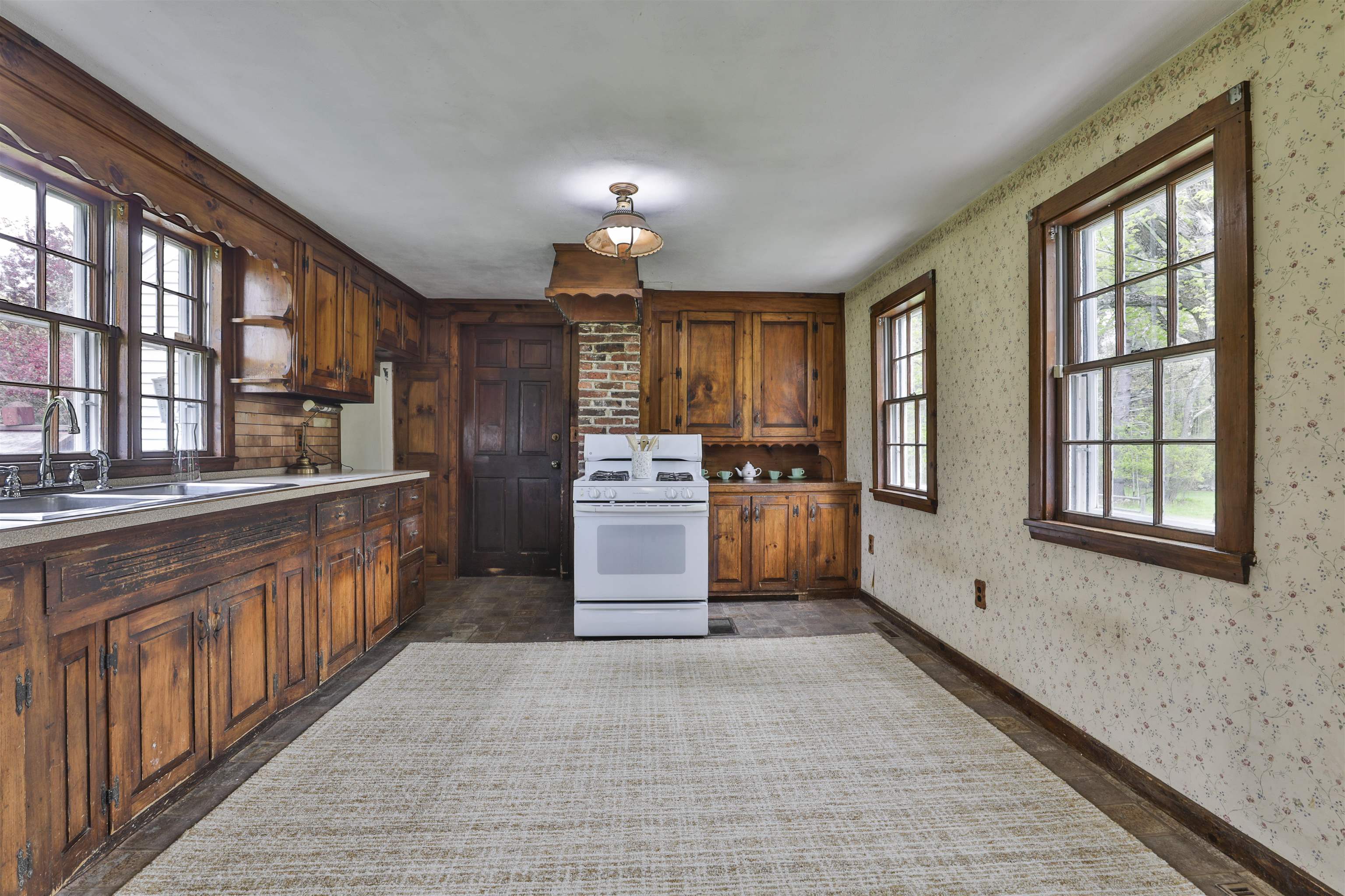 1 Featherbed Lane Derry, NH 03038 - Photo 13 of 46