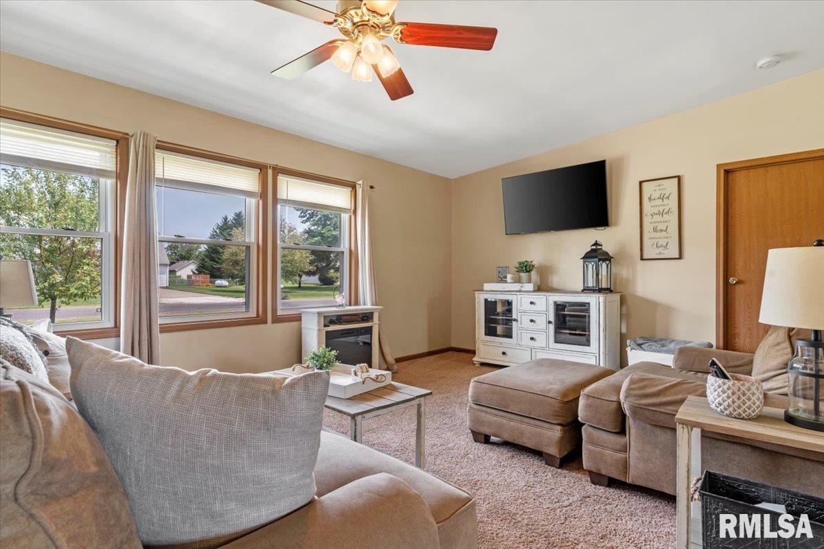 5542 Windmill Lane Springfield, IL 62707 - Photo 8 of 32