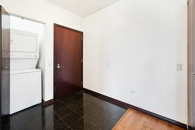 $450,000 | 33 West Ontario Street, Unit 37ES, Chicago, IL 60654