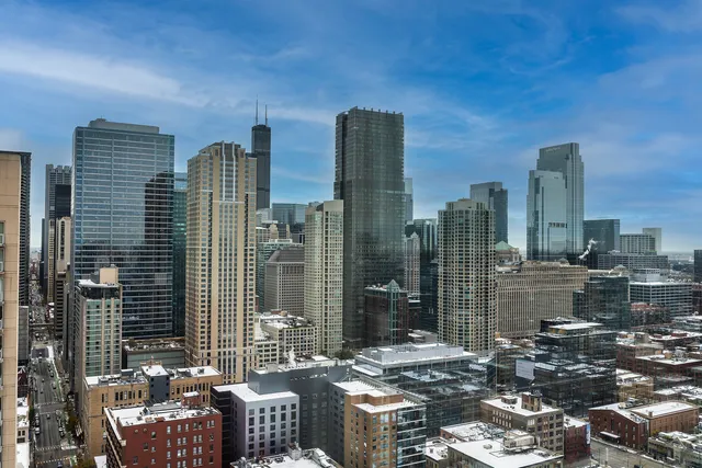 $450,000 | 33 West Ontario Street, Unit 37ES, Chicago, IL 60654