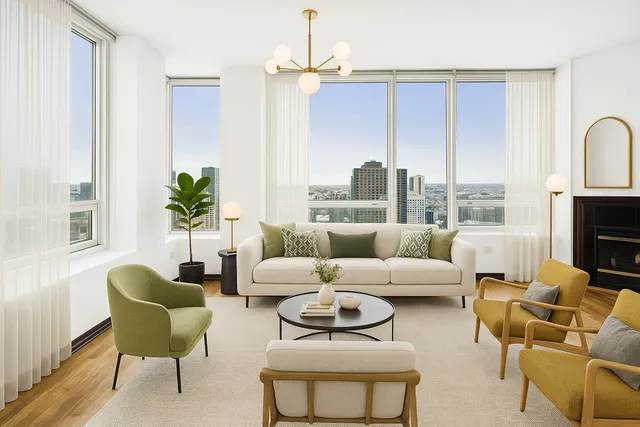 $450,000 | 33 West Ontario Street, Unit 37ES, Chicago, IL 60654