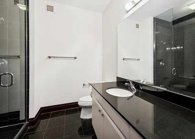 $450,000 | 33 West Ontario Street, Unit 37ES, Chicago, IL 60654