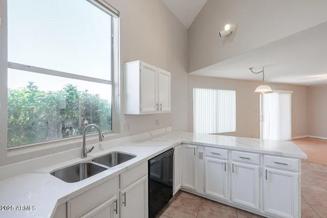 $2,600 | 14578 North 90th Lane, Peoria, AZ 85381