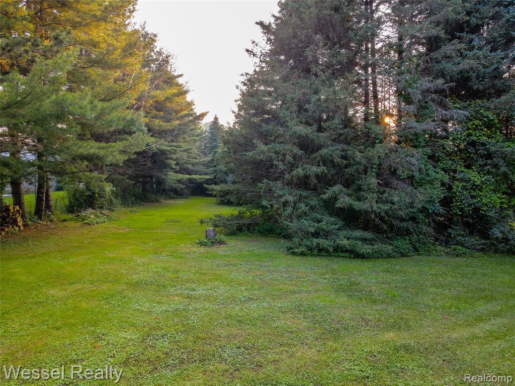 2465 Texter Road Leonard, MI 48367 - Photo 37 of 43