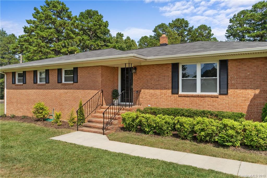 413 Fielding Road Charlotte, NC 28214 - Photo 3 of 28 Gallery Image 3