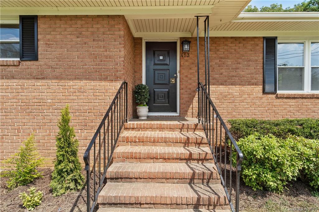 413 Fielding Road Charlotte, NC 28214 - Photo 4 of 28 Gallery Image 4