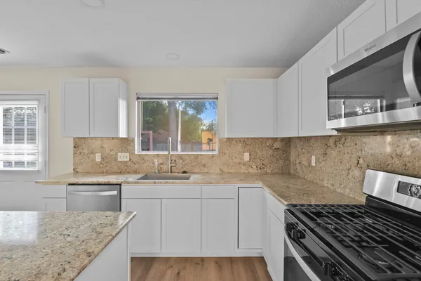$339,900 | 4911 Silver Fox Drive, Houston, TX 77066