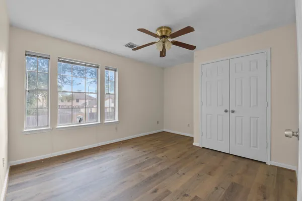 $339,900 | 4911 Silver Fox Drive, Houston, TX 77066