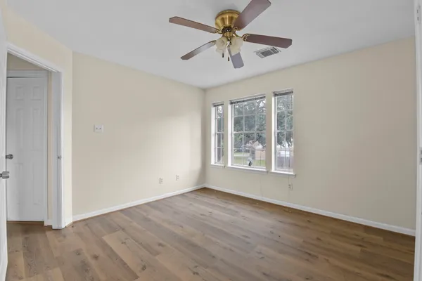 $339,900 | 4911 Silver Fox Drive, Houston, TX 77066